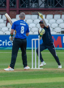 Gerald Porter appeals after catching Mark BondGerald Porter appeals after catching Mark Bond