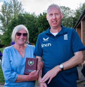 Lynne Newell receives Charles Ronayne award.